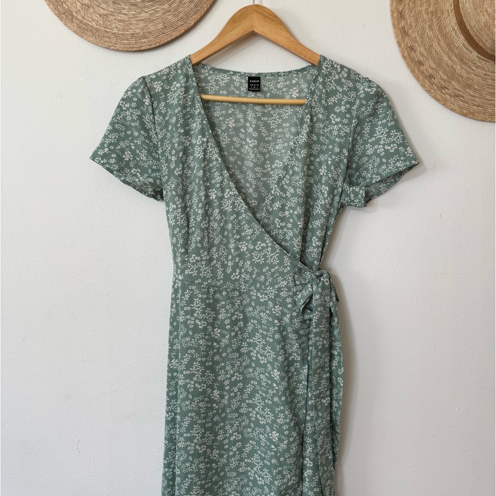 Floral Wrap Dress - Picture 4 of 9